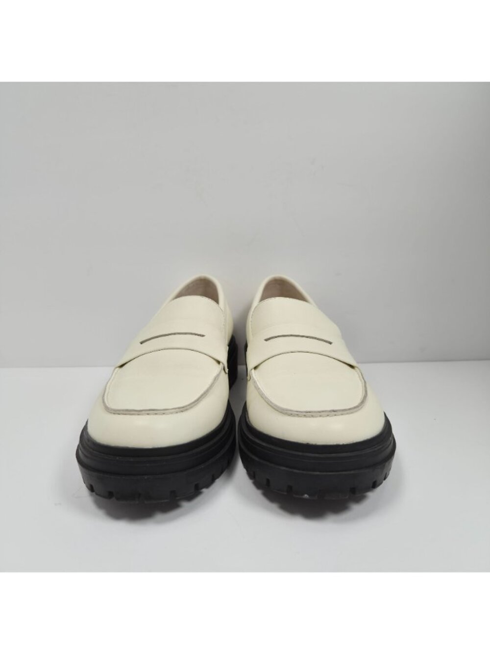 Quince Women's Cream Italian Leather Lug Sole Loafers US Size 8 - Picture 3 of 8
